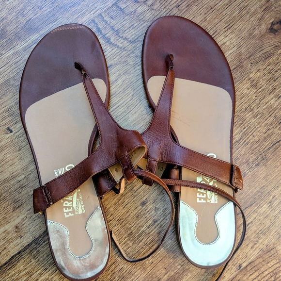 Salvatore Ferragamo Shoes - Salvatore Ferragamo Women's Tan Leather Sandals